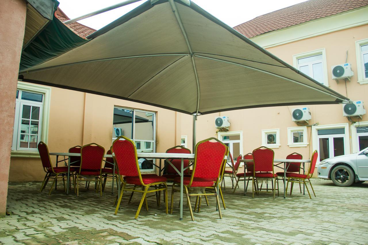 Glasshouse Hotel And Suites Egba Екстер'єр фото